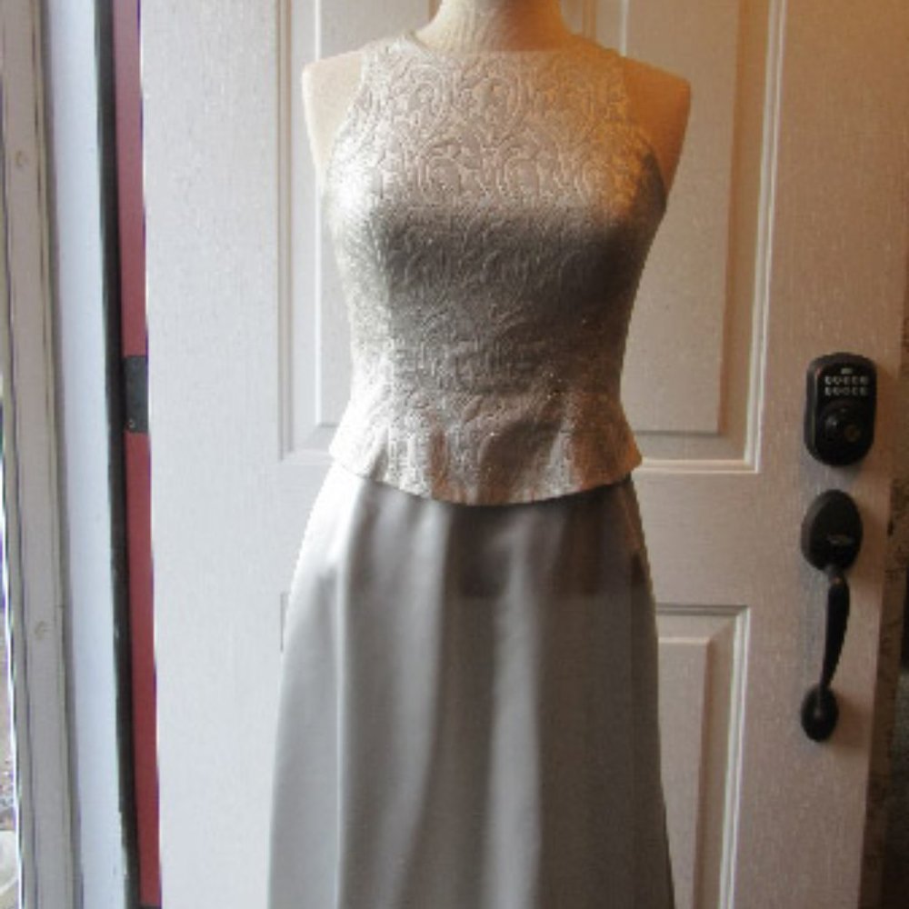 Elegant Silver brocade and satin formal by Hampton Nites Size 4